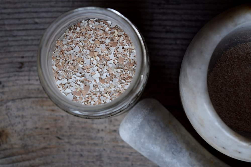 15 Brilliant Uses For Eggshells In The Home & Garden + How To Eat Them