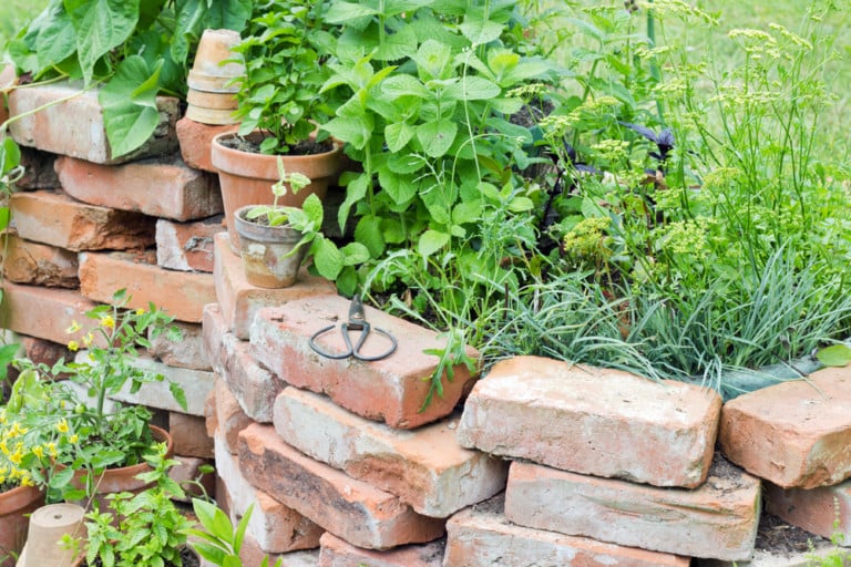 25 Ways To Reuse Old Bricks In Your Garden