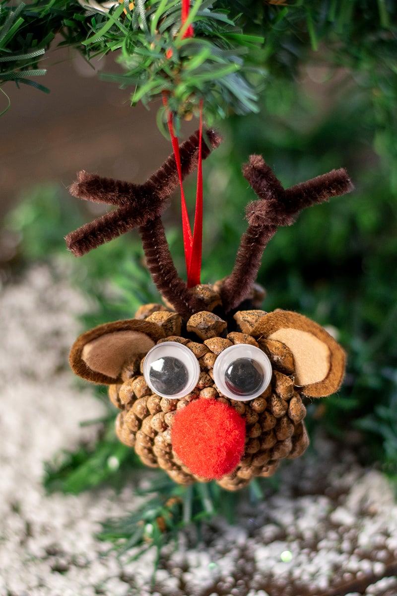25 Magical Pine Cone Christmas Crafts, Decorations &amp; Ornaments