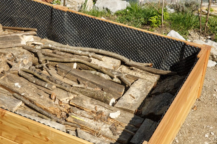 How To Fill A Raised Bed With Healthy Soil (& Save Money!)