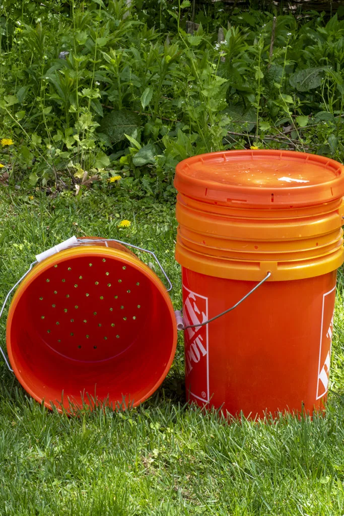 How To Make An Easy Diy Worm Tower For, Making A Worm Farm Out Of Buckets