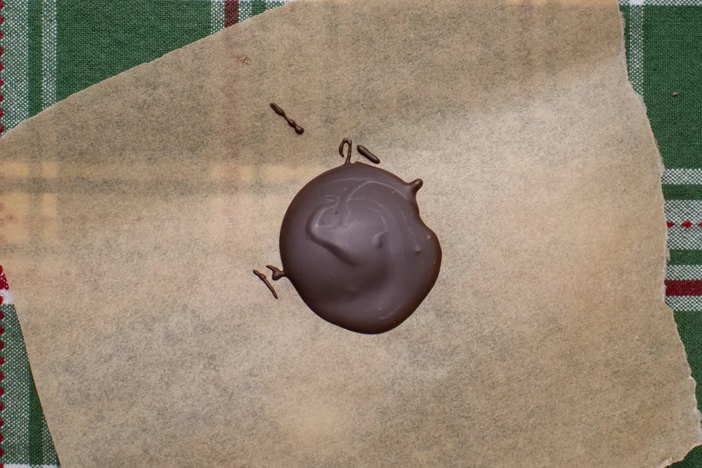 A circle of tempered chocolate