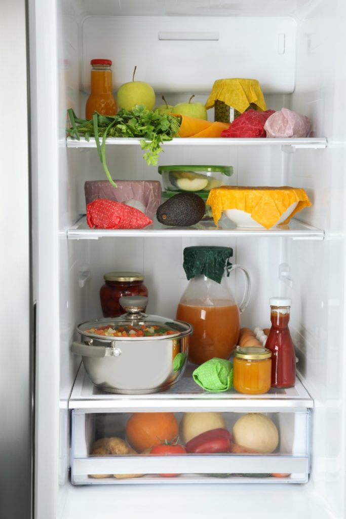 Fridge with food stored without using plastic
