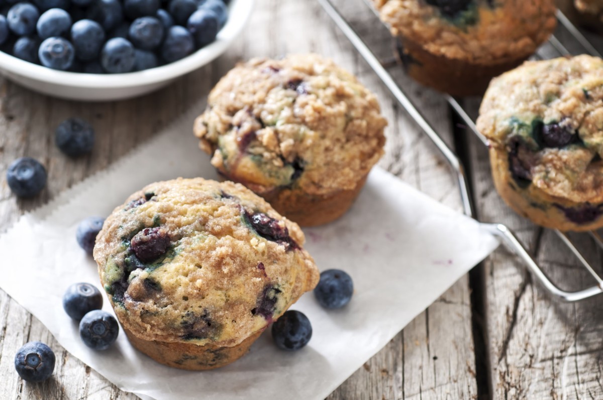 Blueberry muffins with streusel topping