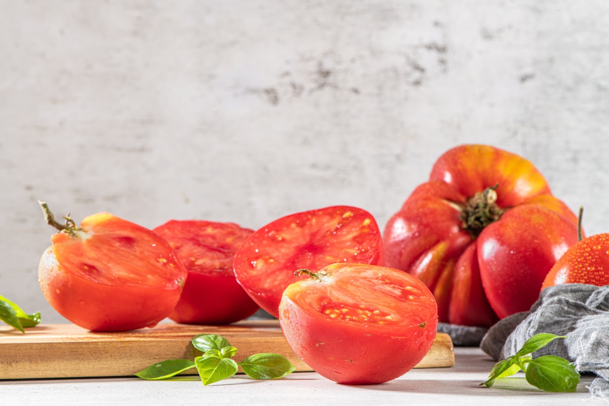 https://www.ruralsprout.com/wp-content/uploads/2022/07/veg-fruit-last-tomatoes.jpg