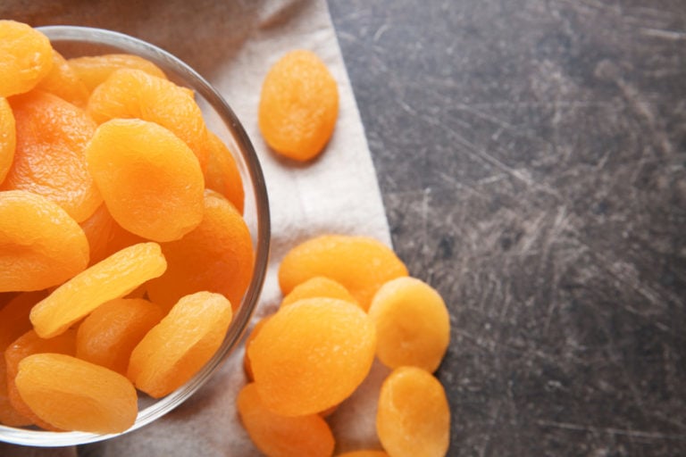 16 Fruits & Vegetables You Should Never Store in the Fridge + 30 You Should