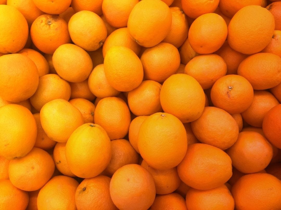 16 Fruits & Vegetables You Should Never Store in the Fridge + 30 You Should