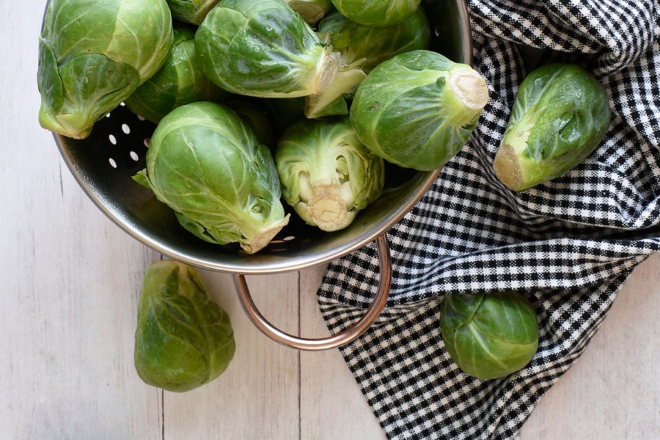 5-minute-pickled-brussels-sprouts-two-different-flavors