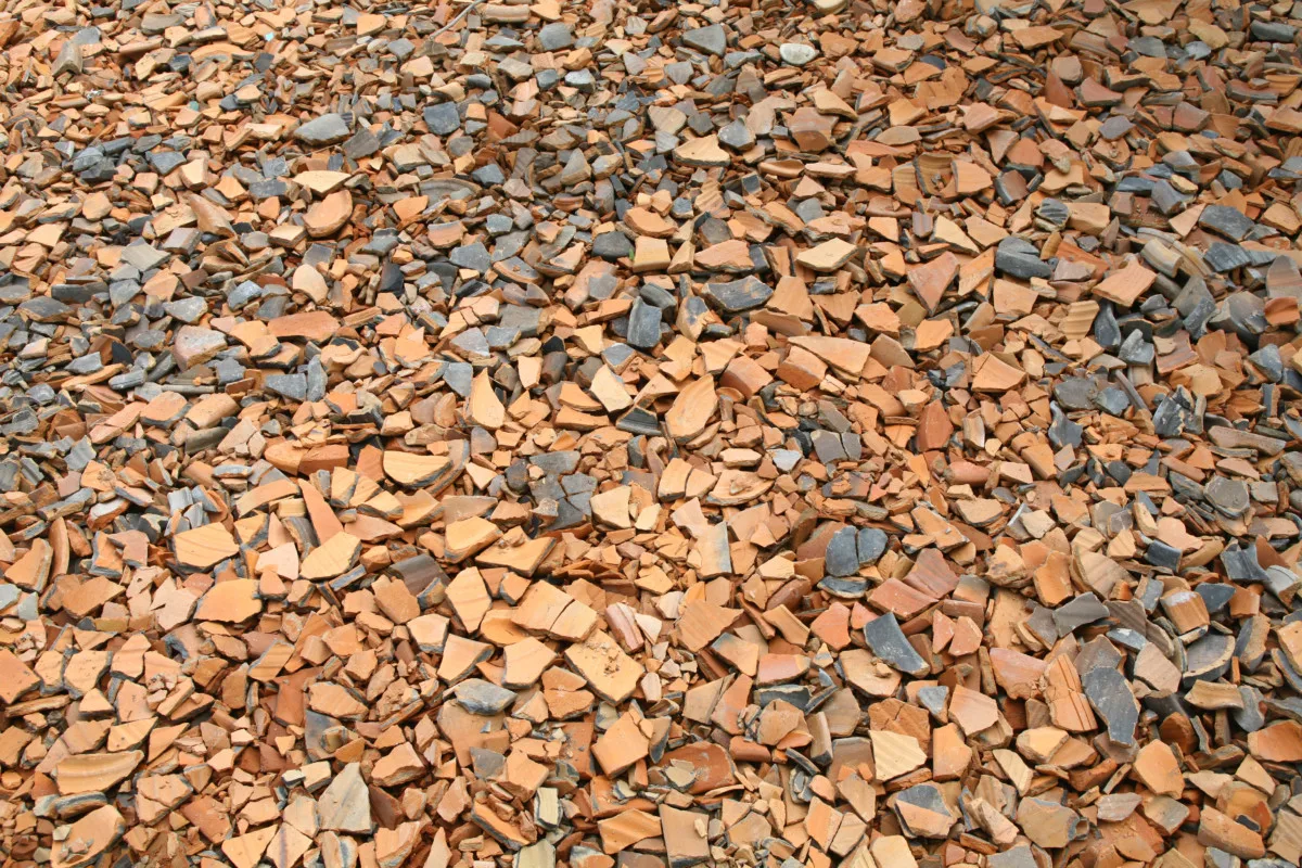 Crushed terracotta pieces.