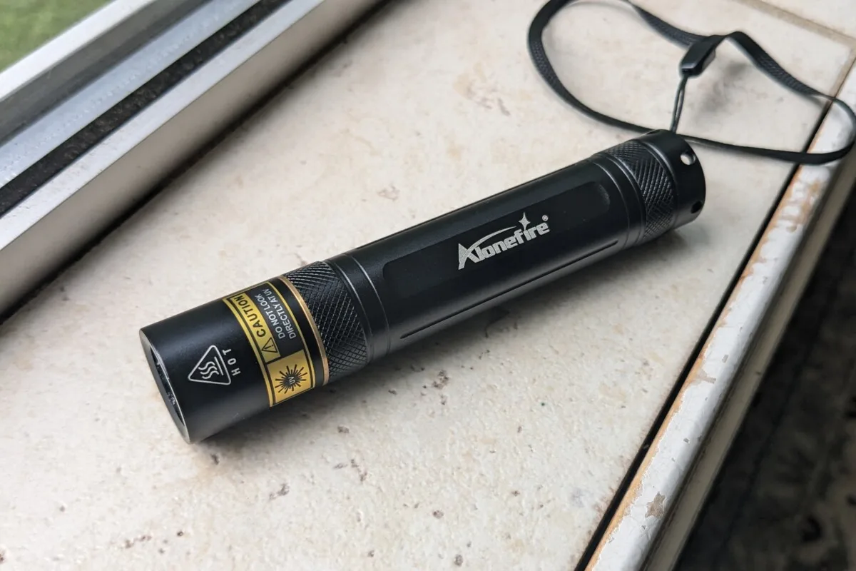 Alonefire brand UV flashlight
