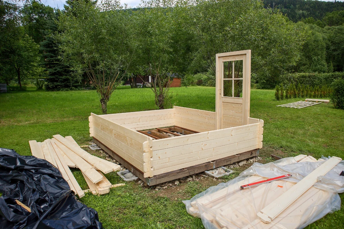 Construction of a garden shed. 