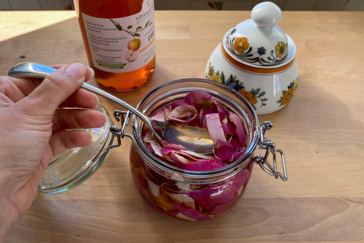 Making pickled magnolia petals